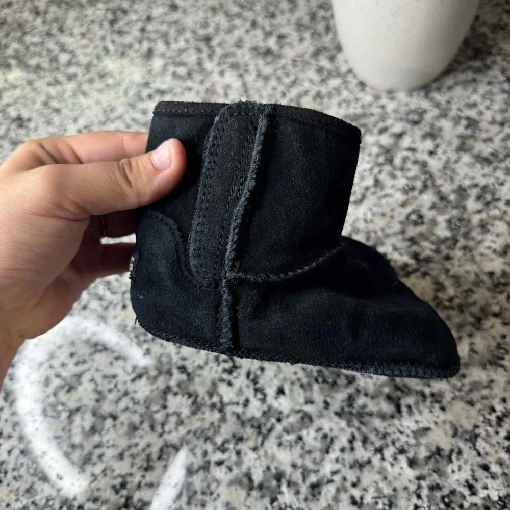 UGG Baby Classic boots in black suede Size 4/5 Baby